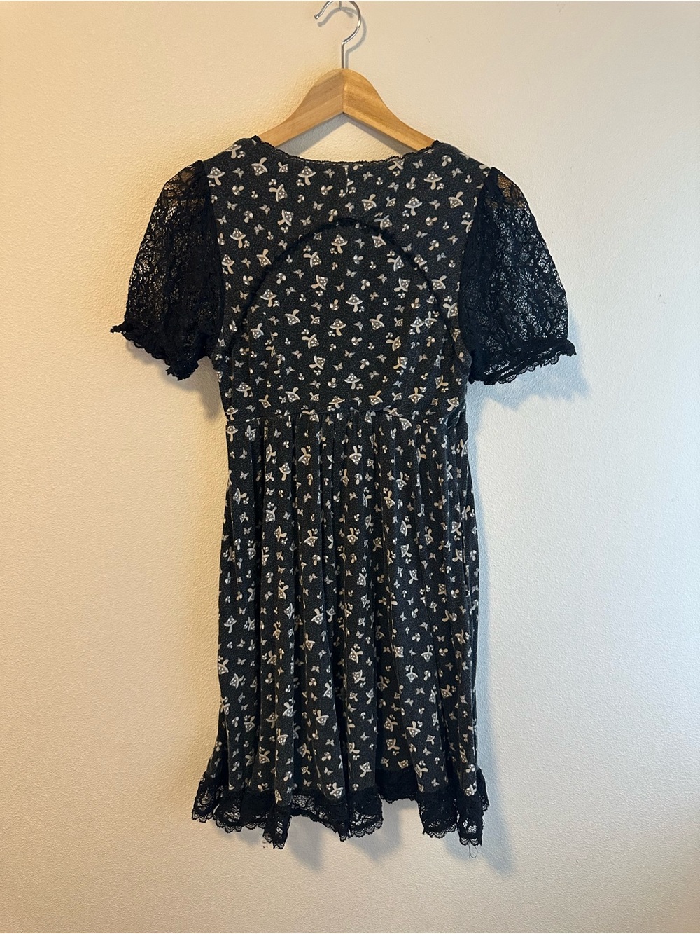 Hot Topic Black mushroom Lace Sleeve Dress - Picture 2 of 6